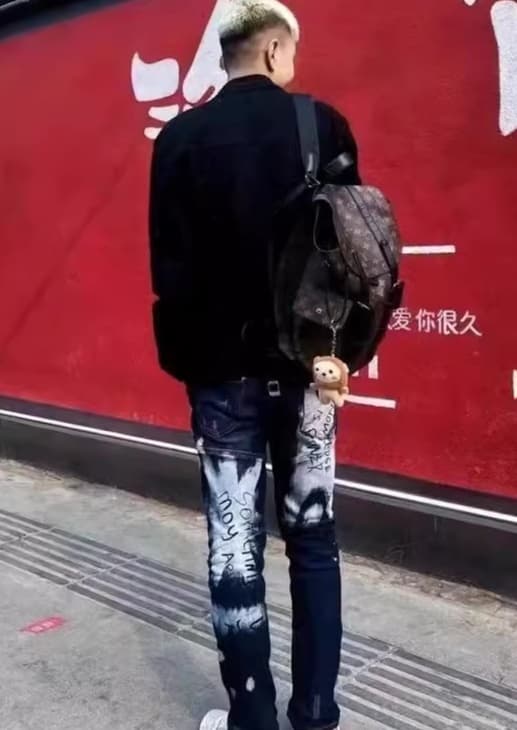 スキニーパンツ ストリート系グラフィティダメージスキニー