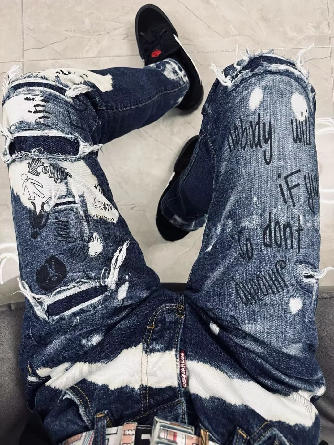 スキニーパンツ ストリート系グラフィティダメージスキニー