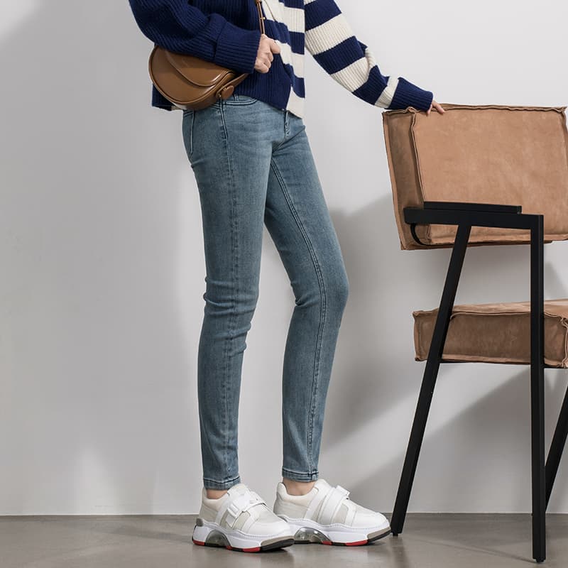 すっきり美脚シルエット スキニーパンツ